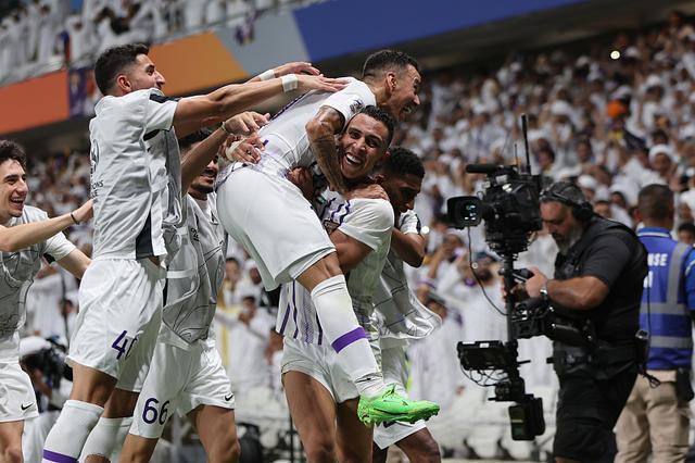 转折点克里夫兰骑士造点机会，亚冠今夜攻防权衡，引发热议，轮换策略成焦点的简单介绍