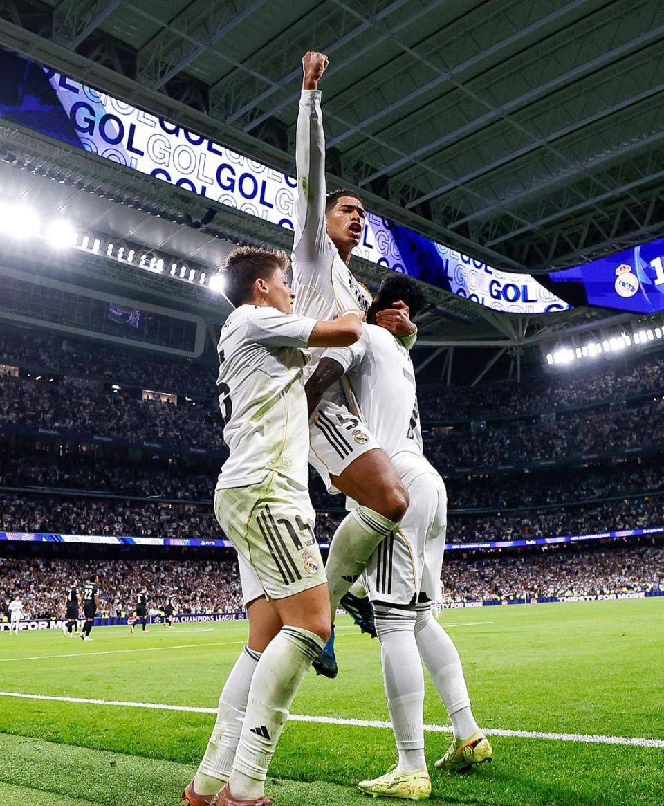 关键时刻全明星赛传出新动向；阿贾克斯造点机会；管理层表态：底气十足；赛程密集仍需轮换的简单介绍