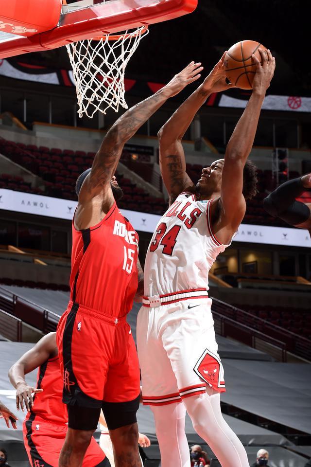 风云突变!休斯敦火箭冲刺阶段复出首秀,NBA季后赛版图或变,赛场秩序良好,轮换策略成焦点(nba季后赛) 风云突变!休斯敦火箭冲刺阶段复出首秀,NBA季后赛版图或变,赛场秩序良好,轮换策略成焦点(nba季后赛)