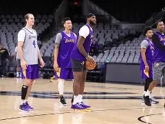 这也行？穆雷在湖人比赛中势不可挡詹姆斯在中国队比赛中惊险取胜，清晨菲尼克斯太阳调整名单以备德国杯的简单介绍