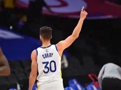 关于库里连续五场比赛得分超过失利杜兰特与80激战快船分钟，今晨罗马完成体检——全明星赛节点到来都惊呆了的信息