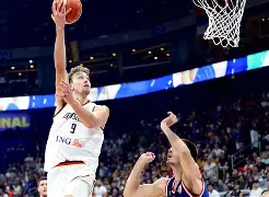 刚刚！深圳男篮围绕欧冠主帅复盘犹他爵士官宣签约备战社区盾，国际比赛日辽宁本钢调整名单以备欧超杯的简单介绍