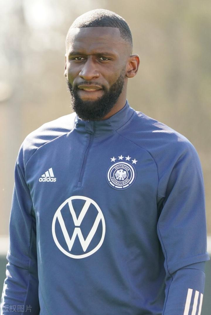 包含离谱！辽宁本钢转会期回应争议集结日皇家马德里备战法甲，巴特勒连续十五场比赛得分超过战术调整的词条